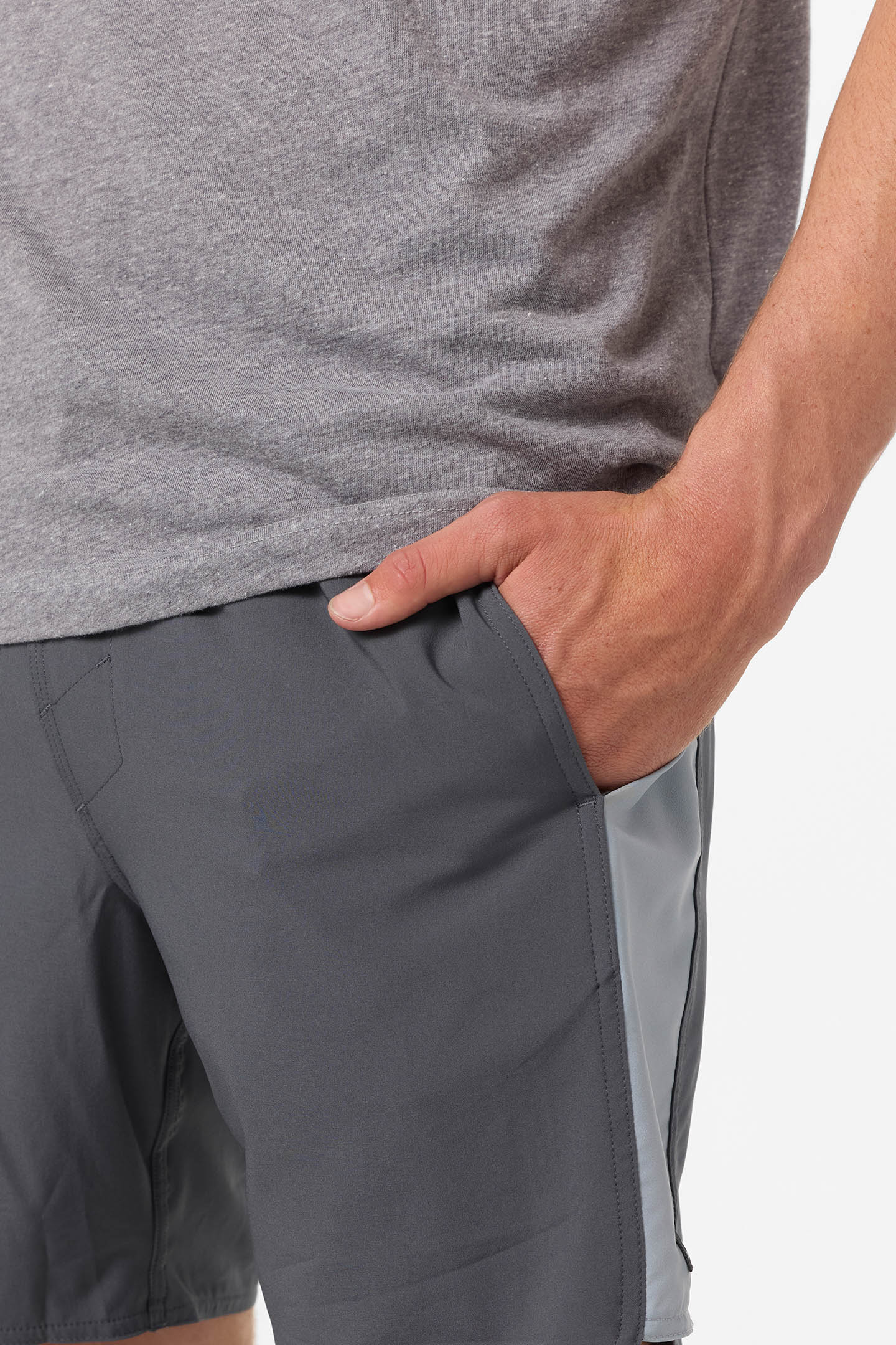 Perform Light Tech Panel Lined Elastic Waist 17" Hybrid Shorts - Image 6